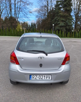 Toyota Yaris cena 17200 przebieg: 182000, rok produkcji 2009 z Rzeszów małe 46